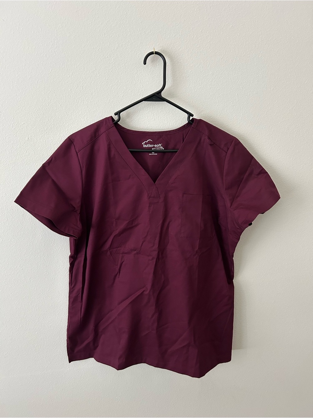 Butter-Soft Women’s V-Neck Short Sleeve Top in Burgundy